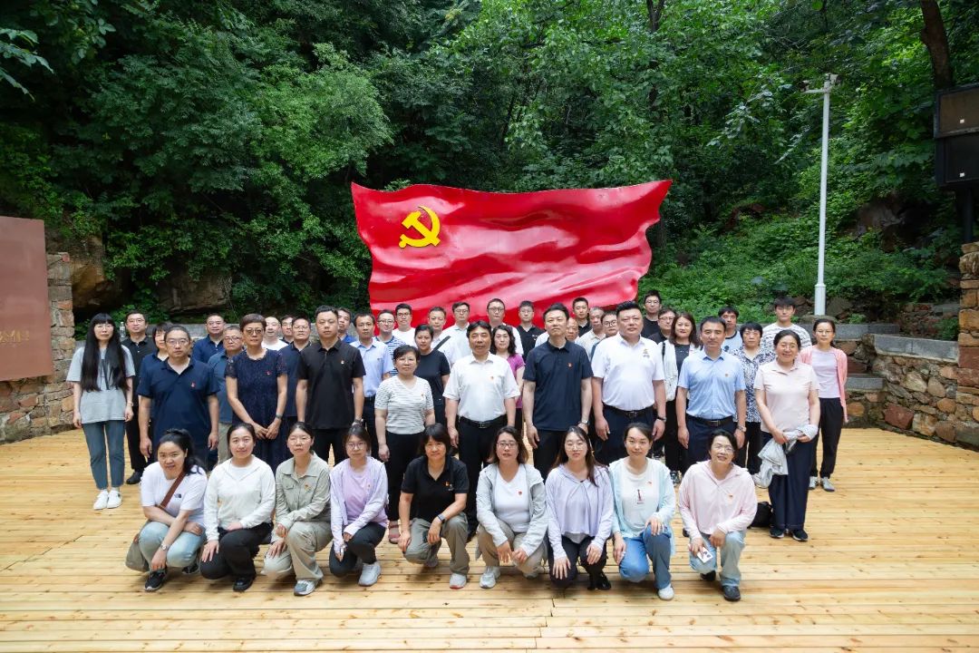 大華公司紀(jì)委組織開展“緬懷革命先烈 筑牢廉潔防線”主題活動